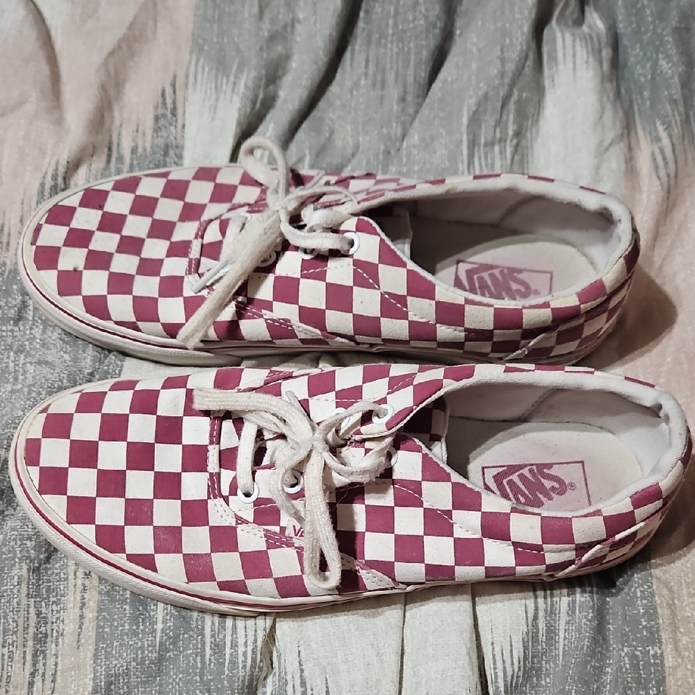 Vans Checkered Sneakers in Red and White